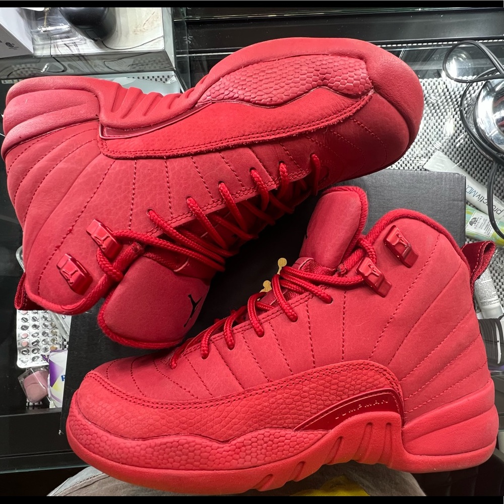 Jordan 12 GS (5.5)